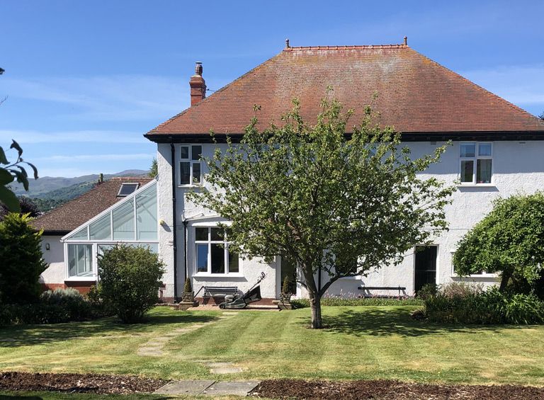 Professional garden maintenance Deganwy Conwy