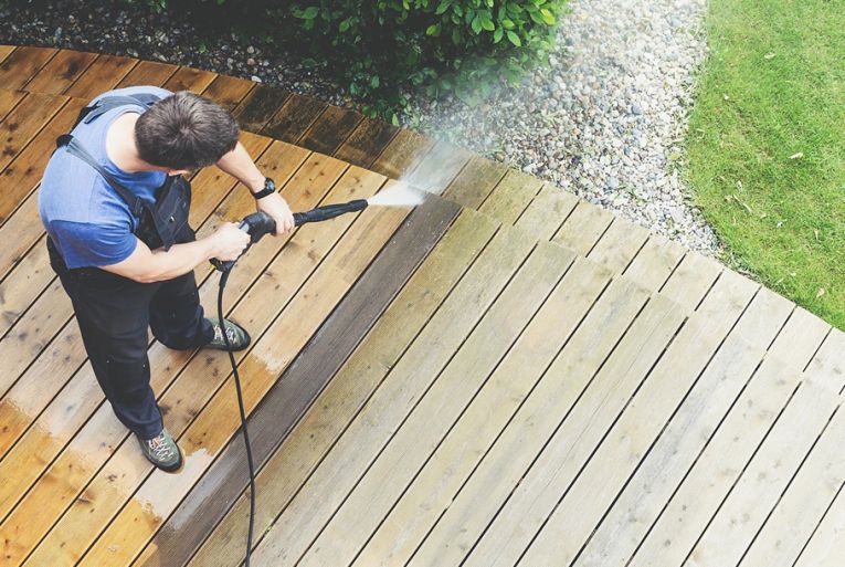 professional decking cleaning services deganwy conwy llandudno